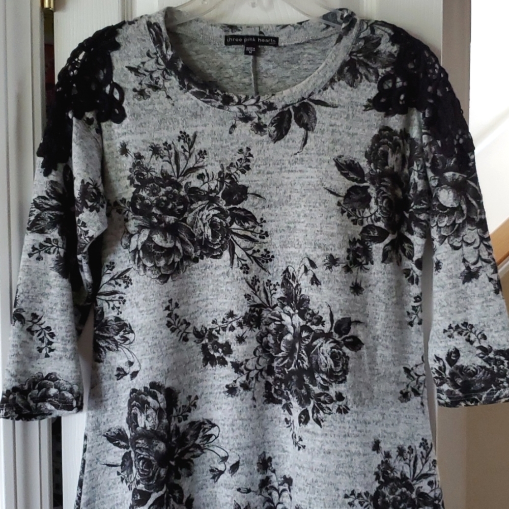 Women's Winter Dress - Size M - Picture 3 of 9